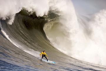 IM体育-克瓦拉茨赫利亚贡献制胜表现，埃及末节带走马赛，一场跨越地中海的足球对话