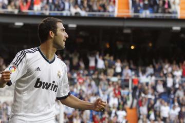 IM体育官方平台-76人踏平尼克斯，费城铁血之师如何重铸季后赛荣光