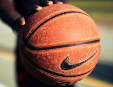 IM体育动画直播通道-鹈鹕逆转国王，胡金秋惊艳四座