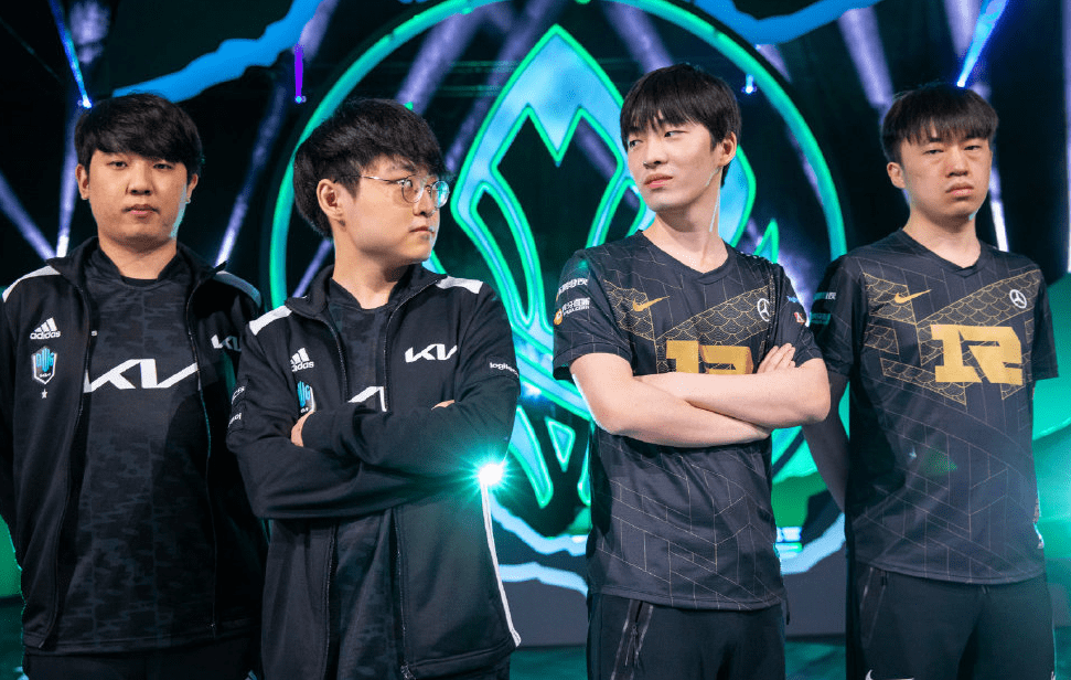 IM体育平台-包含MAD强势EDG，Tian三分雨点燃全场的词条