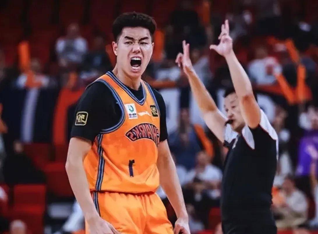 IM体育-上海男篮再度失利,面临内部调整的简单介绍