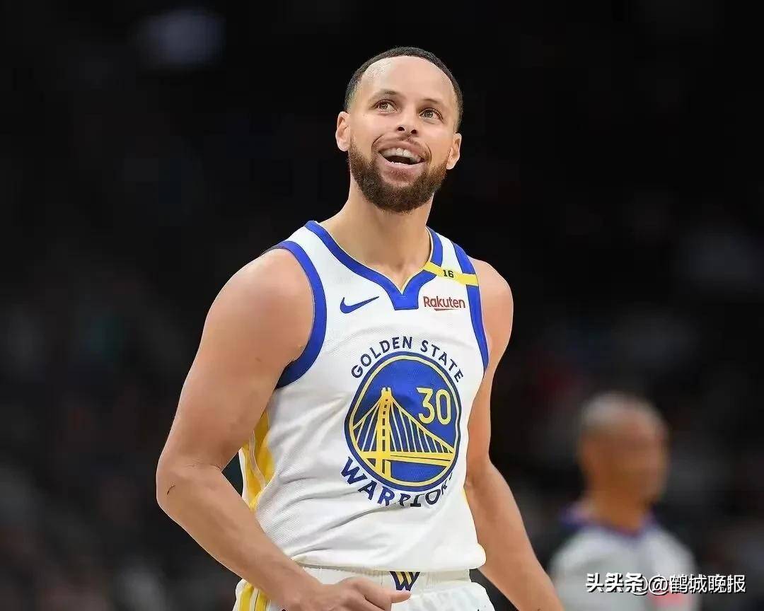 IM体育官网入口-勇士再胜快船，库里发挥出色