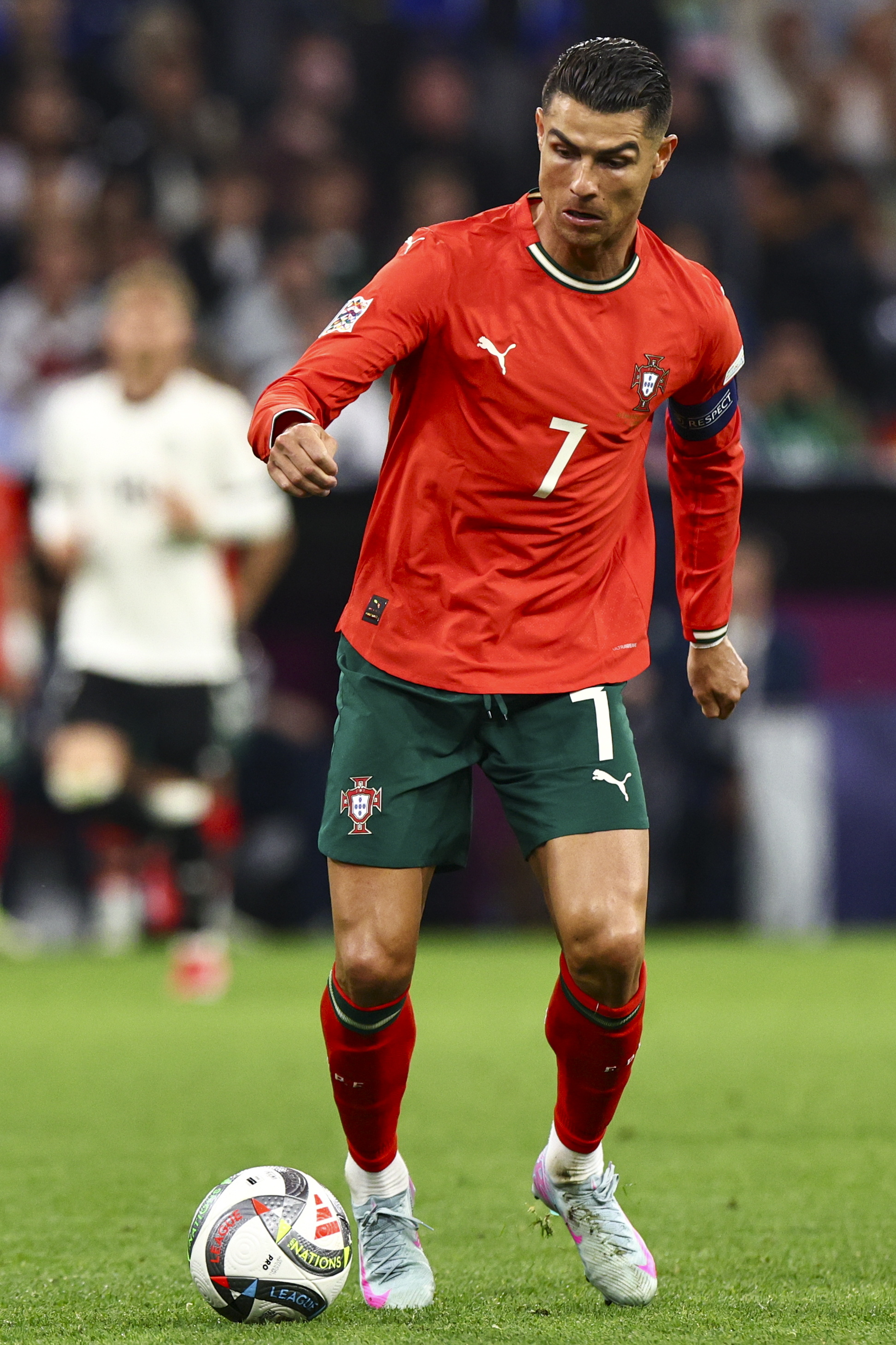 IM体育-英超球队欲签下葡萄牙国脚,转会费高达千万欧元的简单介绍