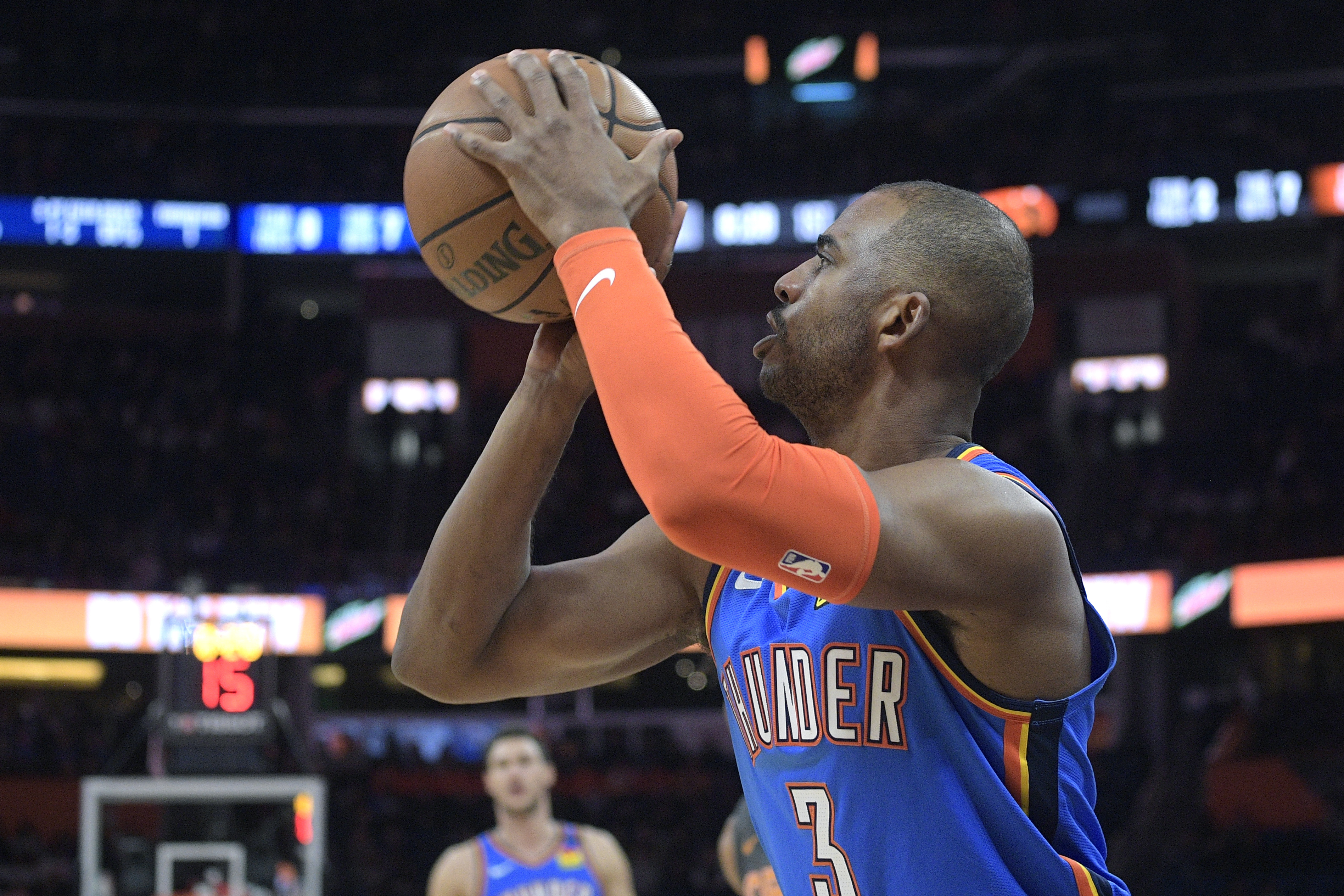 IM体育平台-快攻连连，篮下巨无霸携手疯狂砍分！的简单介绍