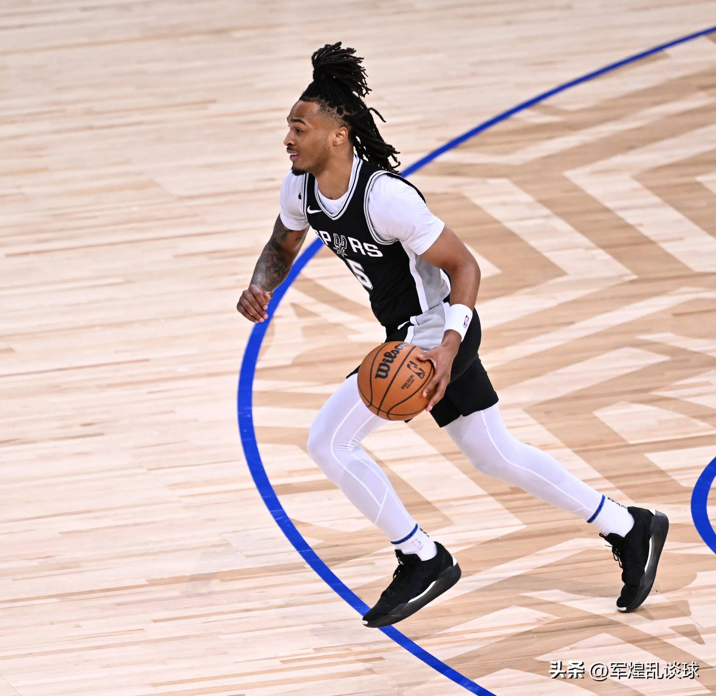 IM体育平台-新秀突破表现，获得球队主力位置