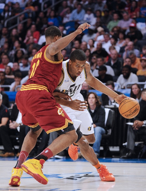 IM体育平台-新秀突破表现，获得球队主力位置