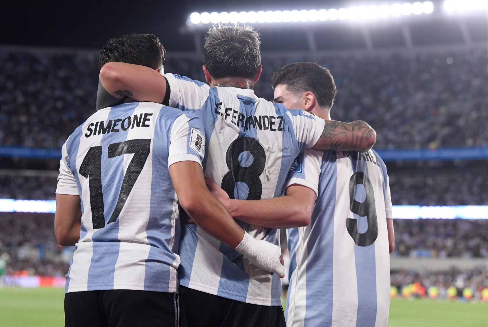 IM体育官网入口-阿根廷队领先对手，确定晋级之路