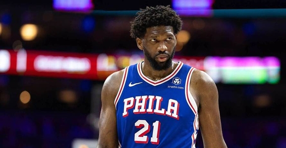 IM体育官方网站-包含国王逆转雄鹿B队，恩比德爆发神勇的词条