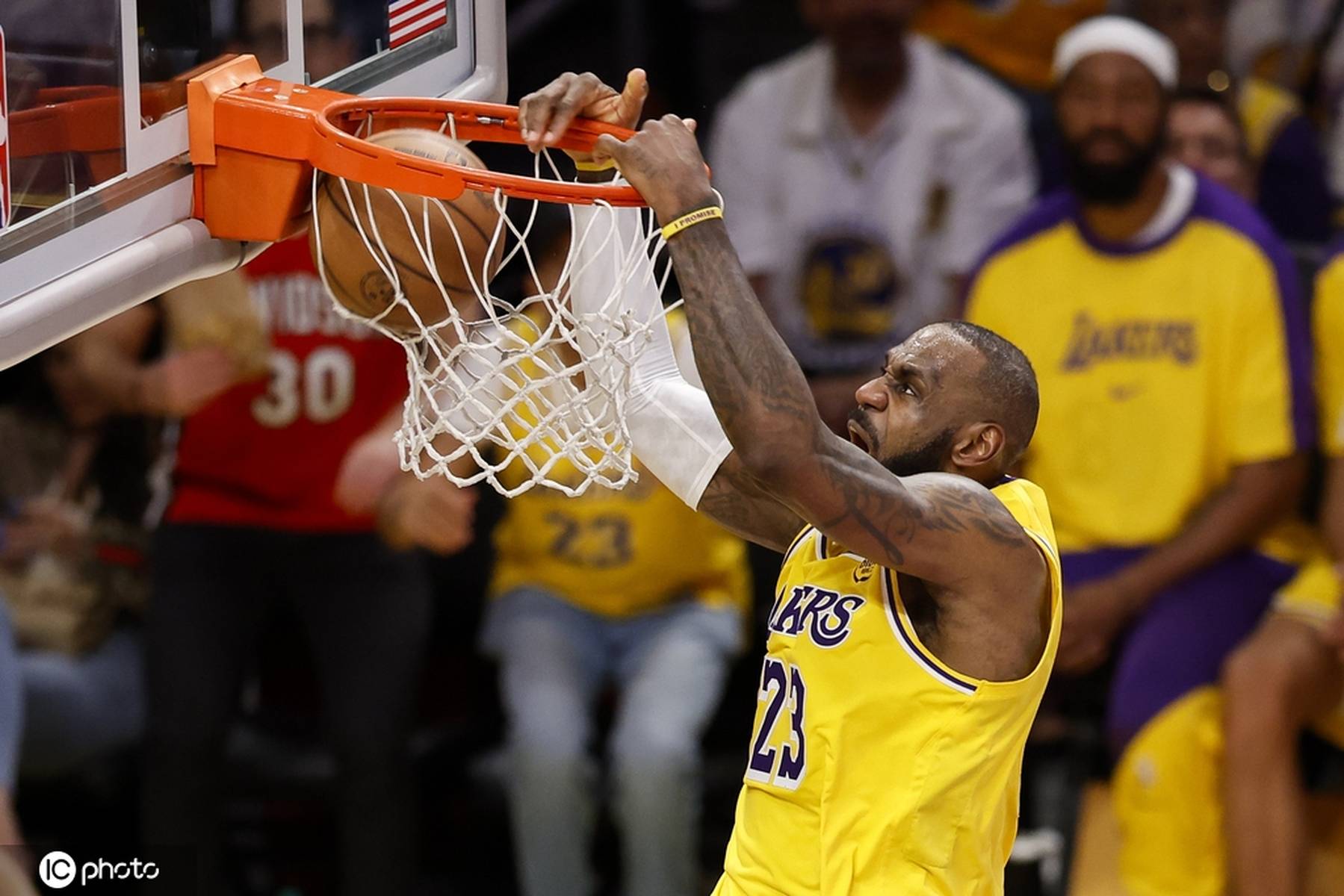 IM体育动画直播通道-掘金完胜湖人，库里高光表现的简单介绍