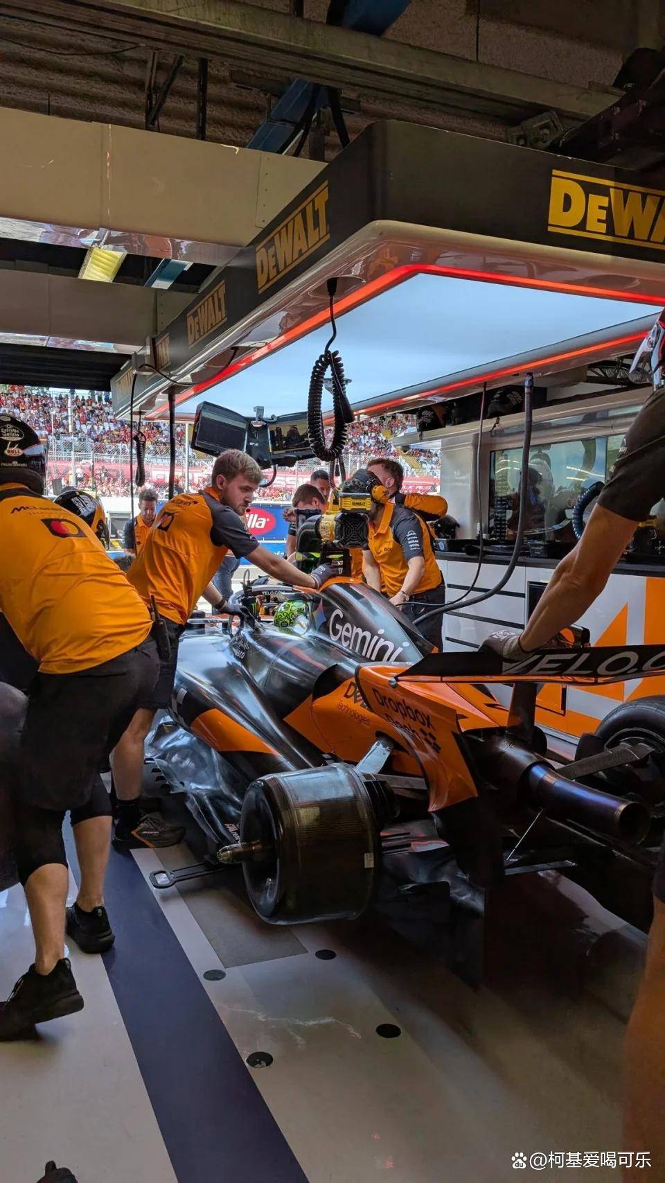 IM体育官方网-包含红牛二队险胜雷诺车队，诺里斯点燃赛场的词条