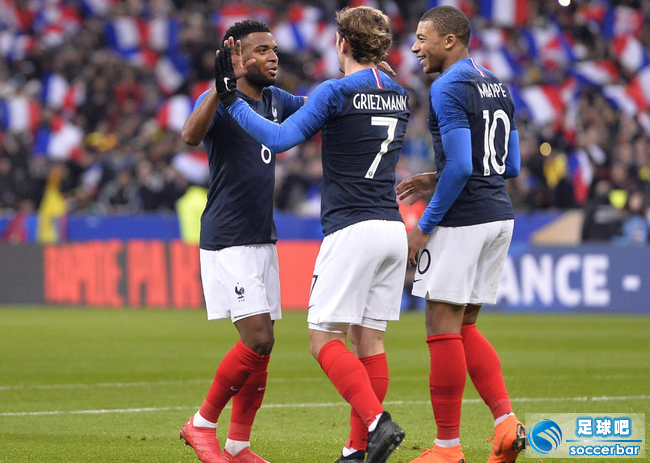 IM体育App下载-法国队横扫日本队，黄鸭组合带队取胜