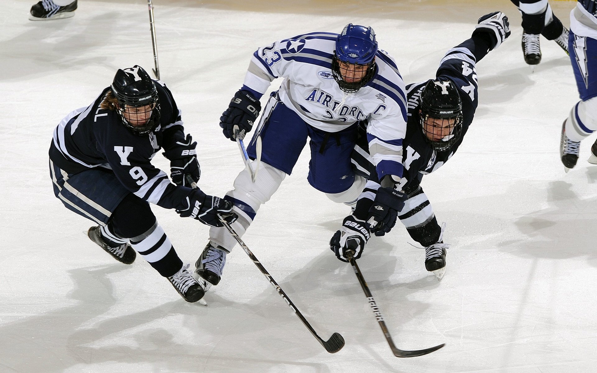 IM体育社区互动入口-黄鸭组合闪耀新德里，印度队横扫中国队背后的羽坛新格局